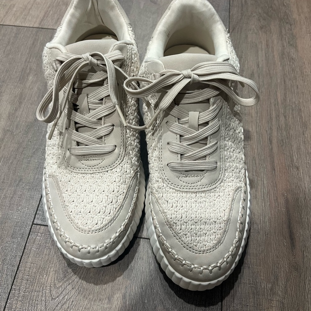 DV by Dolce Vita Sandstone Knit Sneaker Size 10